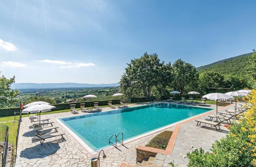 Loro Ciuffenna Apartment | Awesome apartment in S. Giustino Valdarno with house a panoramic view