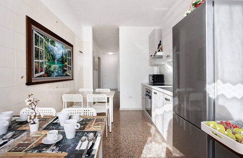 Pregnana Milanese Bed & Breakfast | B&B La Promessa - 'Fedeltá' Bedroom with Wi-Fi and Air Conditioning