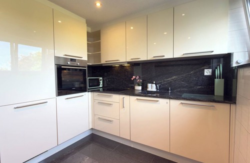 Munchenstein House | Basel Haven I Spacious Home I Free Parking I Wifi