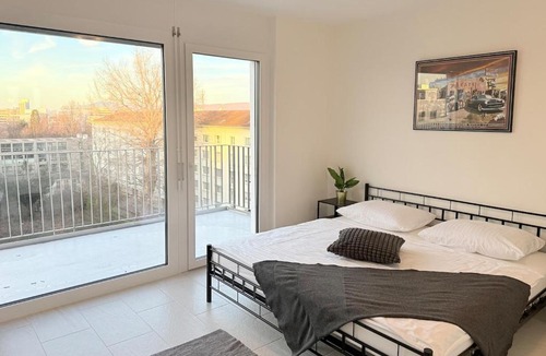 Matthaus Apartment | BASELiving 3BR Penthouse - Skyline View - Private Lift - Free Baselcard