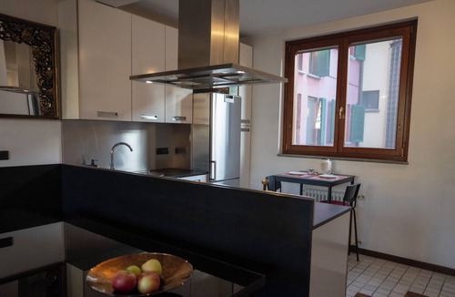 Ripamonti Corvetto Apartment | Bastia RM Scalo Romana Prada Bocconi IEO IED Forum Assago DUOMO15min Sansiro