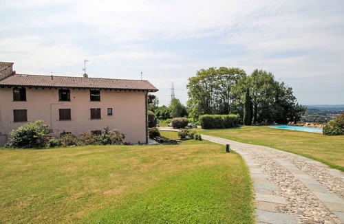 Caldana Apartment | Beautiful apartment for 4 people with WIFI, pool, TV and pets allowed