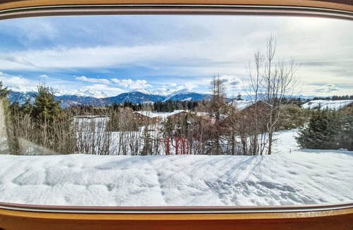 Montana Apartment | Beautiful apartment for 6 people with WIFI, TV, balcony, pets allowed and panoramic view