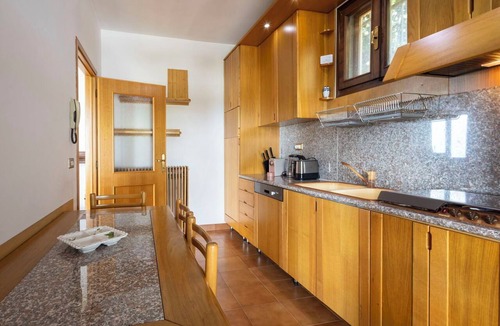 Costa Volpino Apartment | Beautiful apartment for 4 people with WIFI, TV, terrace and pets allowed