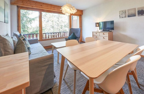 Heremence Apartment | Beautiful apartment for 4 guests with pool, WIFI, TV, balcony and panoramic view
