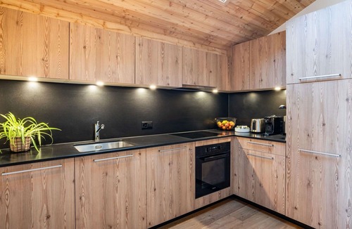 Heremence Apartment | Beautiful apartment for 8 people with WIFI, TV, balcony and pets allowed