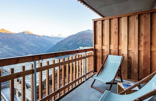 Heremence Apartment | Beautiful apartment for 6 people with WIFI, TV, balcony and pets allowed