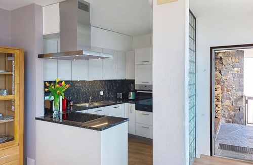 Ronco sopra Ascona Apartment | Beautiful apartment for 4 people with WIFI, TV, balcony, pets allowed and panoramic view