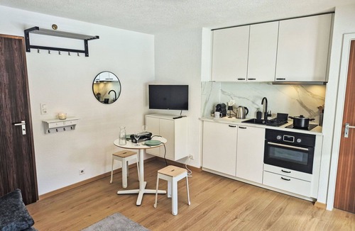 Ovronnaz Apartment | Beautiful apartment for 2 people with WIFI, TV, balcony and pets allowed