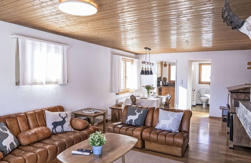 Samedan Apartment | Beautiful apartment for 4 guests with WIFI, TV, balcony and panoramic view