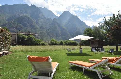 Valtellina Apartment | Beautiful apartment for 5 guests with WIFI, A/C, TV, patio and pets allowed