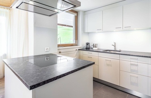 Laax Apartment | Beautiful apartment for 7 people with TV, balcony, pets allowed and panoramic view