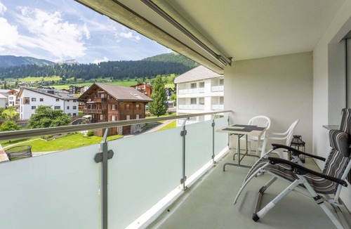 Flims Apartment | Beautiful apartment for 7 people with pool, WIFI, TV, balcony and panoramic view