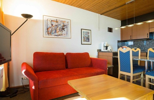 Sion Apartment | Beautiful apartment for 4 people with WIFI, pool, TV, balcony and pets allowed