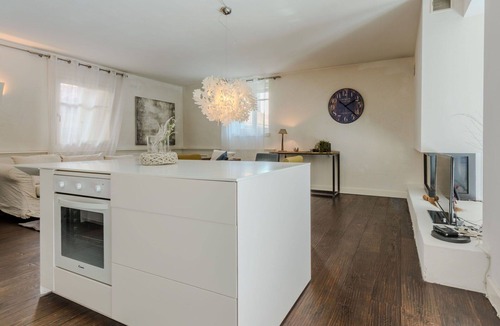 Trento Old Town Apartment | Beautiful apartment for 3 people with WIFI and TV
