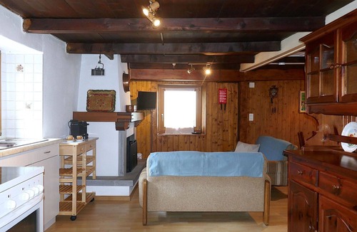 Blenio House | Beautiful private villa for 6 guests with WIFI, TV, patio and pets allowed
