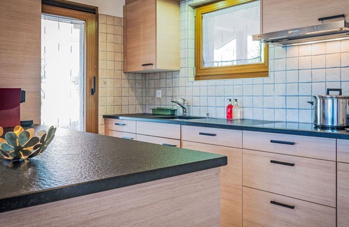 Ovronnaz House | Beautiful private villa for 10 guests with WIFI, TV, terrace, pets allowed and panoramic view