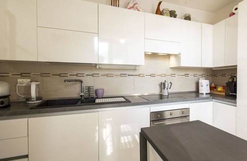 Caprezzo House | Beautiful private villa for 6 guests with WIFI, TV and patio