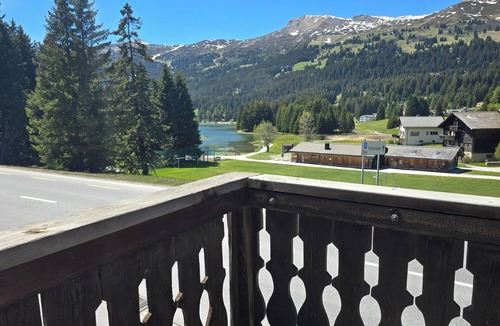 Valbella Apartment | Belaria Vacation Rental on Heidsee – just a 3-minute walk from the Rothornbahn