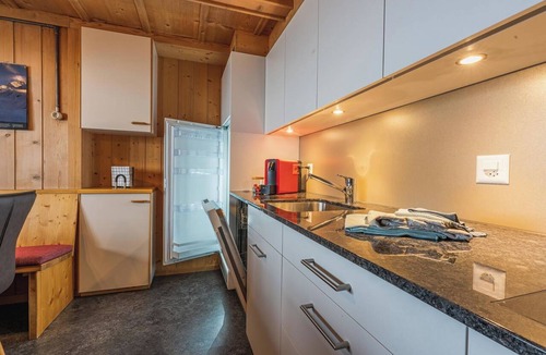 Schwenden Apartment | Berg Herz Grimmialp (Schwenden) Appartement/Fewo, Dusche oder Bad, WC by Interhome