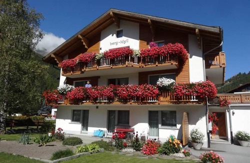 Saas Grund Apartment | Berg-Idyll Appartement/Fewo 6-Bettwohnung by Interhome
