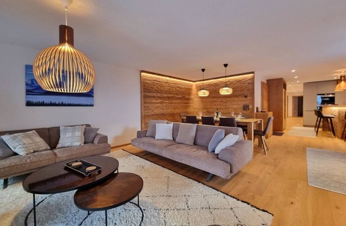 Saas-Fee Apartment | Berghof 2. OG Appartement/Fewo 8-Bettwohnung by Interhome