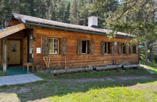 Zernez Hostel | Bergunterkunft Ova Spin