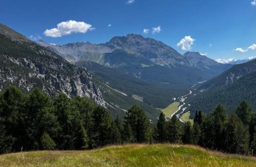 Zernez Hostel | Bergunterkunft Ova Spin