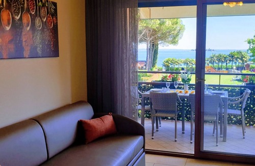 San Felice del Benaco Apartment | Bianca Two-Room Apartment with lake view.