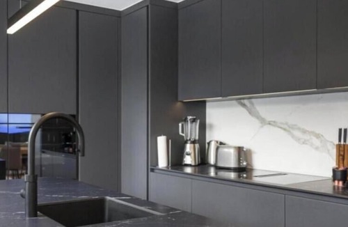 Laax Apartment | Black Summit Boutique Resort Laax ; Holiday apartment NAGENS