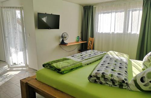 Kaisten Bed & Breakfast | BnB Linden 5082 Kaisten