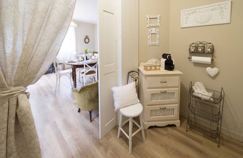 Porto Valtravaglia Apartment | Bnbook Maison Charlotte Apartment with 2 bedrooms Maggiore Lake