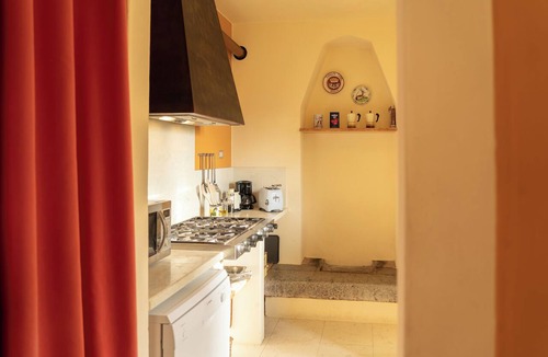 Gardola House | BORGO PARADISO- Spacious 4-bedroom farmhouse on 2 floors, sleep 12. Pet friendly