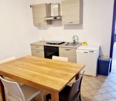 Roe Apartment | BORGO VOLCIANO GARDA LAKE APP.2