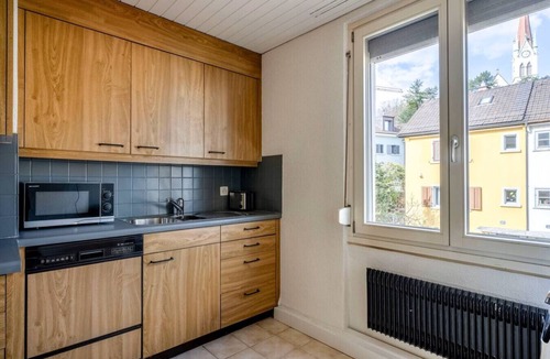 Wipkingen Apartment | Bright 2-BR in Wipkingen — garden, balcony & tram nearby