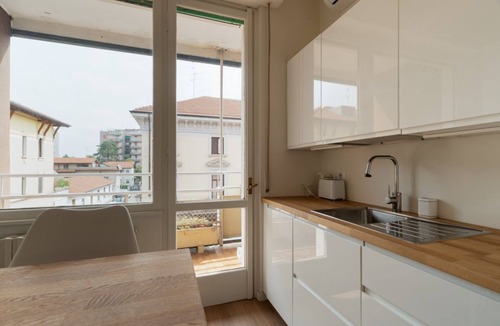 Affori Apartment | Bright apartment of approximately 50 m2 located on the second floor of a building without a lift, capable of perfectly accommodating 4 people.The accommodation is located in the Affori district, just 200 meters from the M3 Yellow metro line Affori Centr
