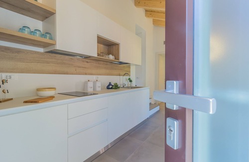 Lierna Apartment | Cà Magnolia Appartamento 4 by Varenna Holidays
