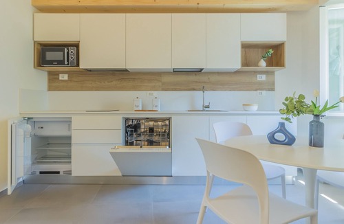Lierna Apartment | Cà Magnolia Appartamento 3 by Varenna Holidays