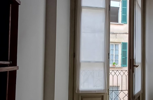 Centro Storico Nord Apartment | 'Camera Duomo' Room with Wi-Fi and Air Conditioning