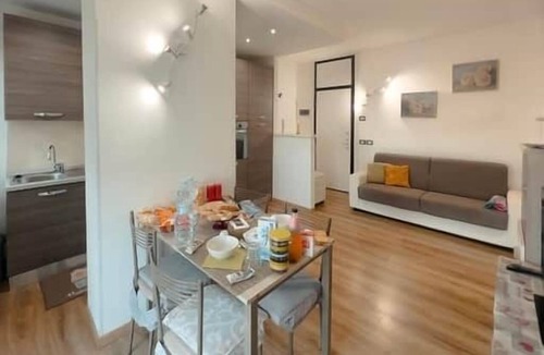 Villaggio degli Sposi House | Carrara Hospital Home. A bright and modern apartment located at Via delle Cave 9