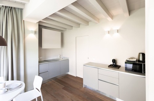 Ponti sul Mincio Apartment | Casa Cordigero Adults Only - Ulivo Apartment with Shared Pool, Wi-Fi, and Air Conditioning