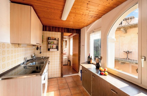 Caslano Apartment | Casa Merlot in Caslano for 4, Caslano, Switzerland