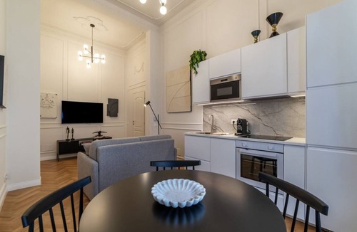 Rione XVIII Castro Pretorio Apartment | Castro Pretorio 21 FromHometoRome