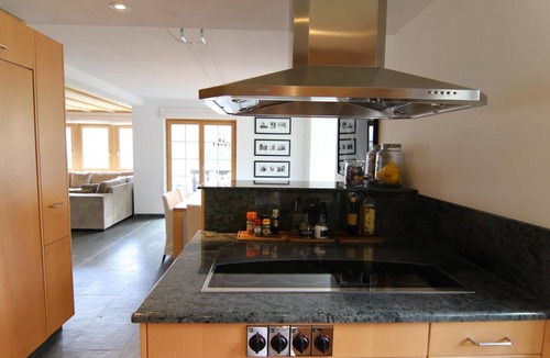Arosa Apartment | Chalet Badrutt by Arosa Holiday Appartement/Fewo, Dusche und Bad, WC, 8-Bettwohn by Interhome