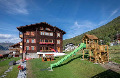 Graechen Apartment | Chalet Ferienwohnungen Schwalbennest Moos Grächen, (Grächen), by Interhome