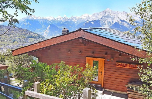 Veysonnaz Ski Chalet | chalet for 6 people with views of Veysonnaz.