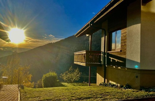 Albinen Apartment | Chalet Kristall # 6-bed apartment, Dusche, WC 6-bed apartment, Dusche, WC by Interhome