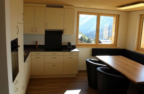 Arosa Apartment | Chalet Sternenhimmel Appartement/Fewo, Dusche und Bad, WC, 7-Bettwohnung by Interhome
