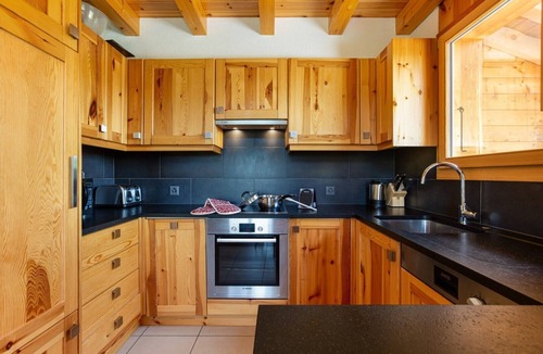 Riddes Ski Chalet | Chalet Teremok - Jacuzzi & Sauna - Great for families