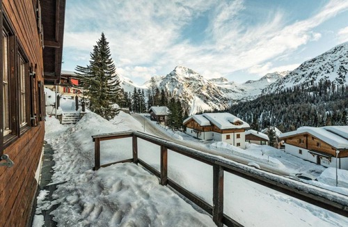 Arosa Apartment | Chalet Zuflucht Appartement/Fewo, Bad, WC, 9-Bettwohnung by Interhome